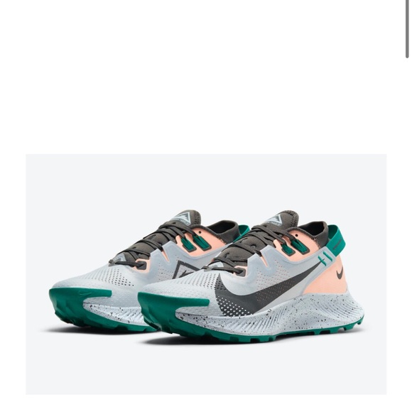 EUC Nike Pegasus Trail 2 - Women’s - Picture 1 of 7